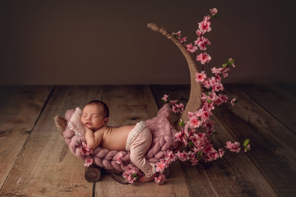Bebé recién nacido en sesión de fotos newborn. Getafe - Madrid