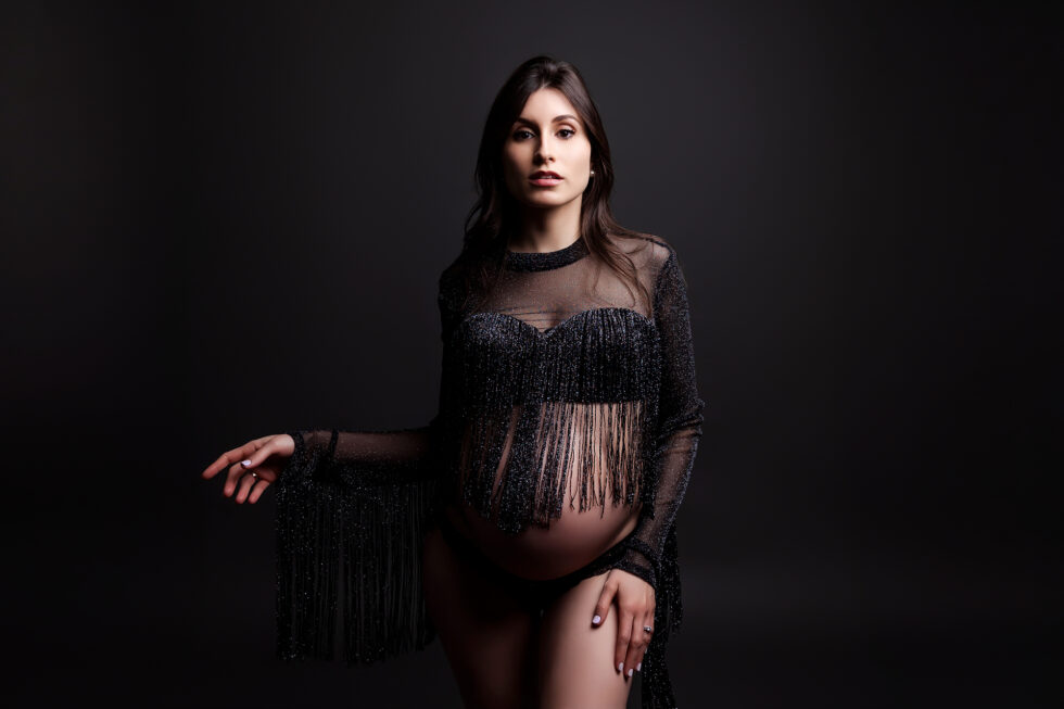 Mujer embarazada en sesón de fotos